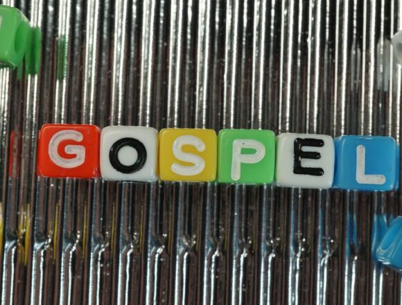 Imagem Canva Pro Entretenimento gospel impulsiona crescimento do setor em 2024 e se consolida no cenário global