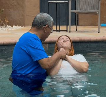 Sofia Liberato é batizada nos EUA e celebra “nova vida com Cristo”: veja detalhes da cerimônia emocionante