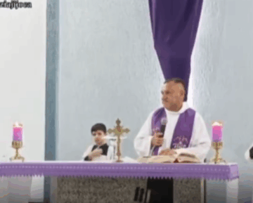Missa é interrompida por tiroteio em Jericoacoara: fiel é executada ao lado da igreja e fiéis entram em pânico