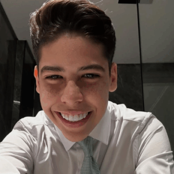 Entre aplausos e polêmicas, “pastor mirim” Miguel Oliveira é nomeado Embaixador da Paz no Rio