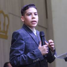 Miguel Oliveira, jovem pregador de 15 anos, declara intenção de entrar na política e causa polêmica no meio evangélico