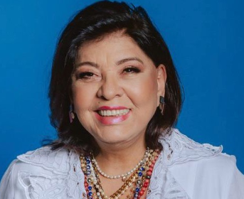 Roberta Miranda surpreende fãs ao cantar hino gospel e mostra que fé não tem fronteiras
