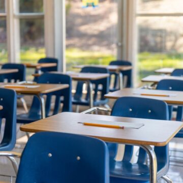 Projeto de Lei no DF propõe afastamento de professores por conflitos com convicções religiosas e morais dos pais