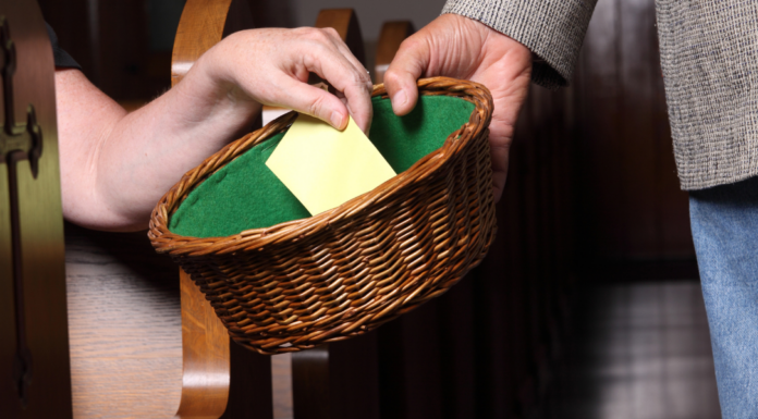 Justiça manda Igreja Universal devolver R$ 156 mil a fiel por doações consideradas indevidas