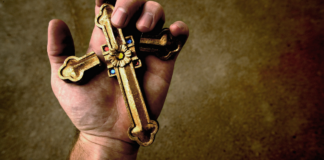 Intolerância religiosa dispara no DF e expõe avanço de crimes de preconceito