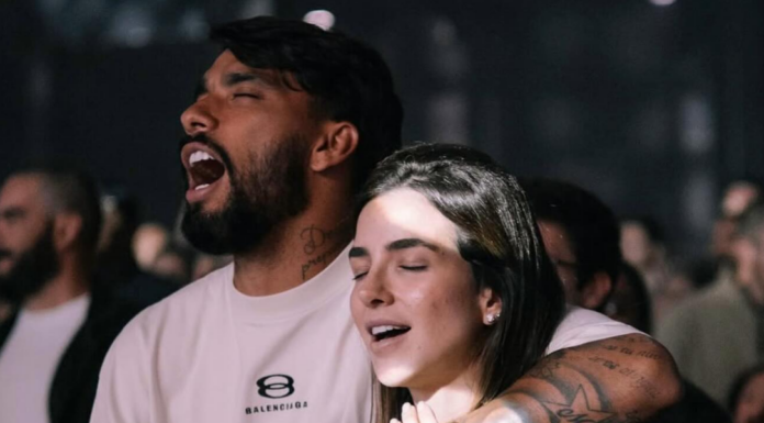Lucas Paquetá chora em culto ao lembrar investigação na Inglaterra: “Foram os piores meses da nossa vida”