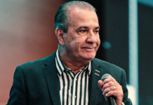 Silas Malafaia critica Bolsa Família, STF e modelo de trabalho em culto com políticos no Rio