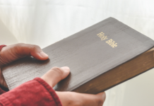 China muda trecho da Bíblia, coloca Jesus como pecador e aumenta repressão contra cristãos