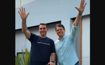 Marcha para Jesus reúne Flávio Bolsonaro, Tarcísio e Ricardo Nunes em ato que fortalece pré-campanha de 2026